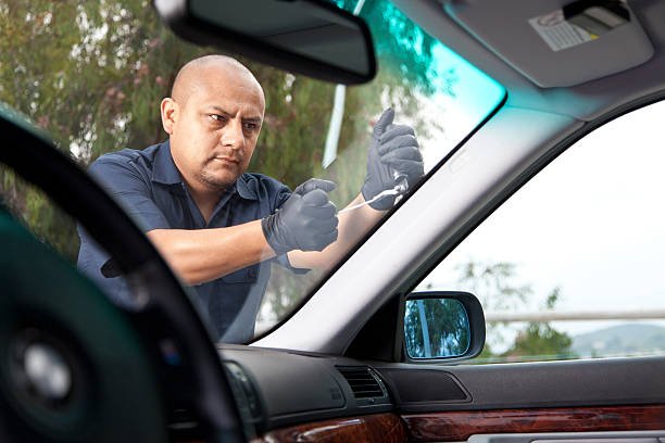 Auto Glass Repair Huntington Beach CA - Free Onsite Services