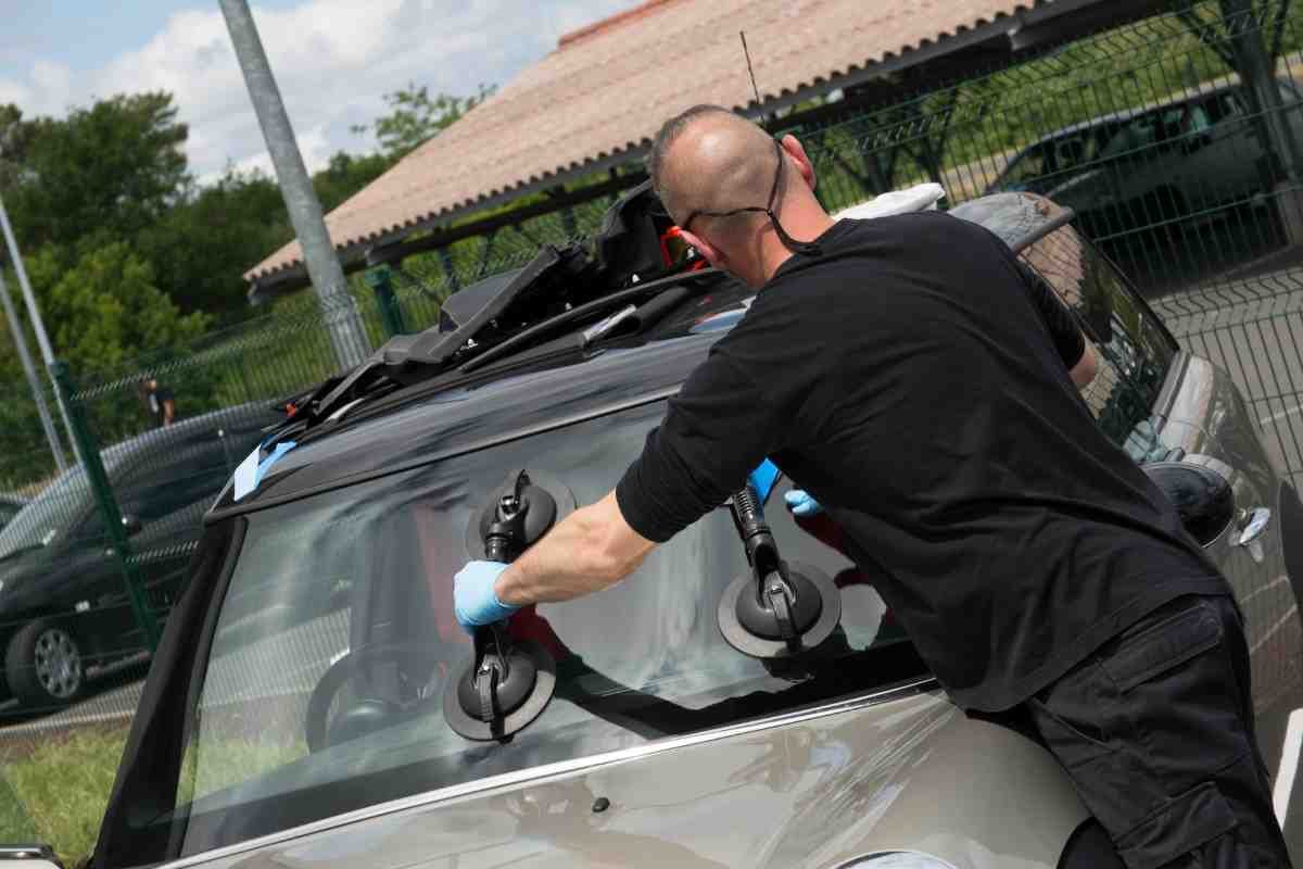 Auto Glass Replacement Huntington Beach CA - Same Day Free Mobile Service